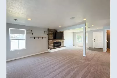 1872 S 575 E, Clearfield, UT 84015 - Photo 4