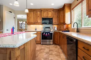 10403 S Walnut Canyon Ln, South Jordan, UT 84009 - Photo 10