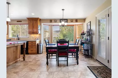 10403 S Walnut Canyon Ln, South Jordan, UT 84009 - Photo 12