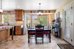10403 S Walnut Canyon Ln, South Jordan, UT 84009 - Photo 12