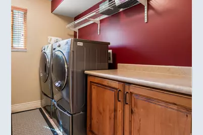 10403 S Walnut Canyon Ln, South Jordan, UT 84009 - Photo 16
