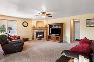 10403 S Walnut Canyon Ln, South Jordan, UT 84009 - Photo 14