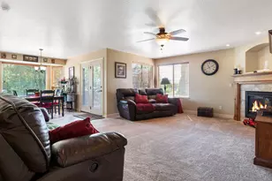 10403 S Walnut Canyon Ln, South Jordan, UT 84009 - Photo 14