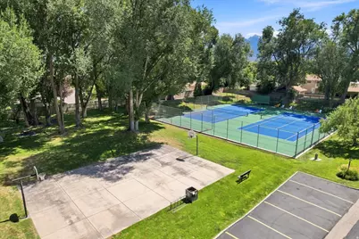 1554 E 5600 S, Holladay, UT 84121 - Photo 26