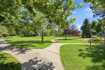 1554 E 5600 S, Holladay, UT 84121 - Photo 28