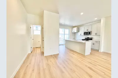 1650 N Main St, Layton, UT 84041 - Photo 4