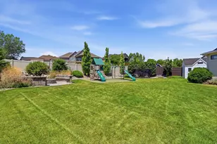10676 S Urban Ridge Cv W, South Jordan, UT 84095 - Photo 2