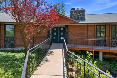 102 E Oakridge Dr S, Bountiful, UT 84010 - Photo 2