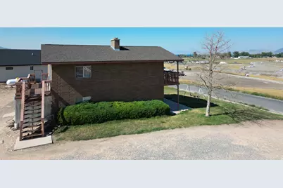 2519 S Country Club Cir #21, Garden City, UT 84028 - Photo 6