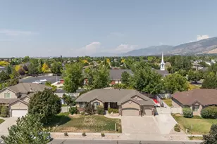 319 E 2300 Res S, Kaysville, UT 84037 - Photo 2