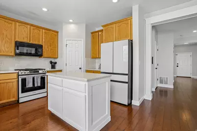 2819 E Hideout Cir N, Eagle Mountain, UT 84005 - Photo 16