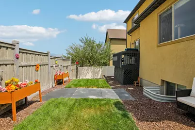 2819 E Hideout Cir N, Eagle Mountain, UT 84005 - Photo 36
