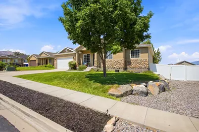 172 W Aruba Dr S, Saratoga Springs, UT 84045 - Photo 2