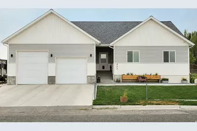 405 E 200 S, Elmo, UT 84521 - Photo 2