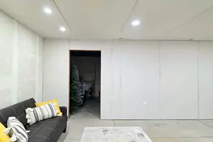 405 E 200 S, Elmo, UT 84521 - Photo 28