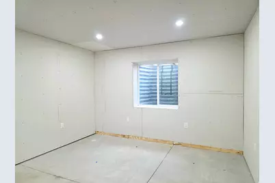 405 E 200 S, Elmo, UT 84521 - Photo 26