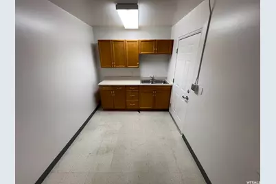 384 S Commerce Loop E, Orem, UT 84058 - Photo 8