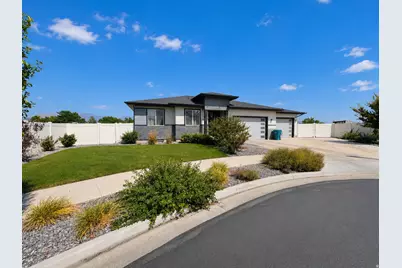 8283 S Mallard Ln, West Jordan, UT 84088 - Photo 2