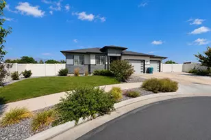8283 S Mallard Ln, West Jordan, UT 84088 - Photo 2