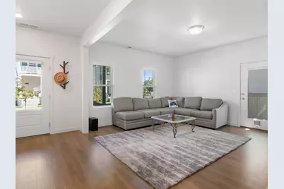10712 S Kestrel Rise Rd, South Jordan, UT 84009 - Photo 4