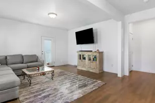 10712 S Kestrel Rise Rd, South Jordan, UT 84009 - Photo 6