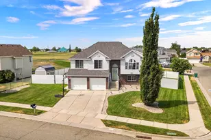 5621 S 4075 W, Roy, UT 84067 - Photo 2