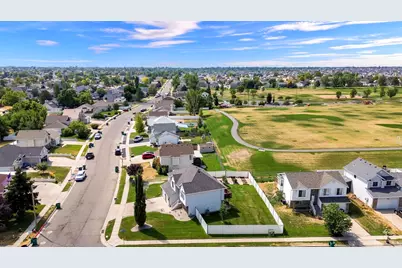 5621 S 4075 W, Roy, UT 84067 - Photo 8