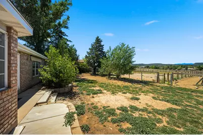 885 N Horsemans Dr, Dammeron Valley, UT 84783 - Photo 42