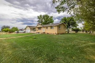 369 E 300 S, Levan, UT 84639 - Photo 2