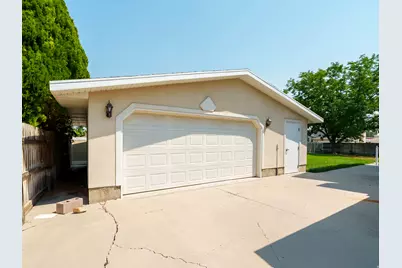 8037 S 3260 W, West Jordan, UT 84088 - Photo 20