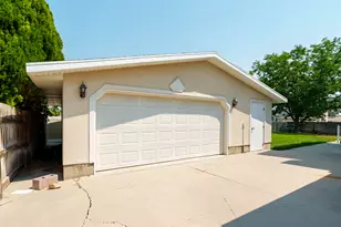 8037 S 3260 W, West Jordan, UT 84088 - Photo 20