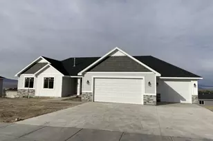 102 S 1300 E, Smithfield, UT 84335 - Photo 1