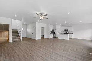 7146 Oquirrh Ranch Pkwy N, Eagle Mountain, UT 84005 - Photo 16