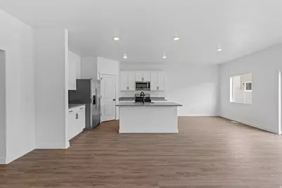 7146 Oquirrh Ranch Pkwy N, Eagle Mountain, UT 84005 - Photo 14