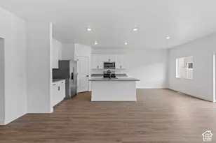 7146 Oquirrh Ranch Pkwy N, Eagle Mountain, UT 84005 - Photo 14