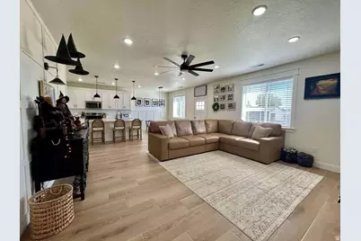 231 S 400 E E, Enterprise, UT 84725 - Photo 4