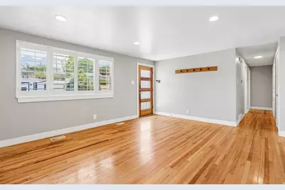10242 S Marble St E, Sandy, UT 84094 - Photo 4