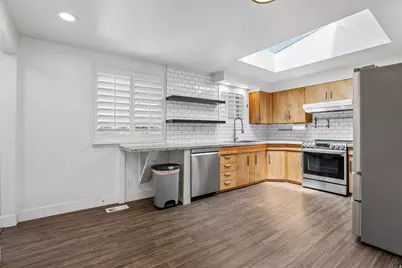 10242 S Marble St E, Sandy, UT 84094 - Photo 8