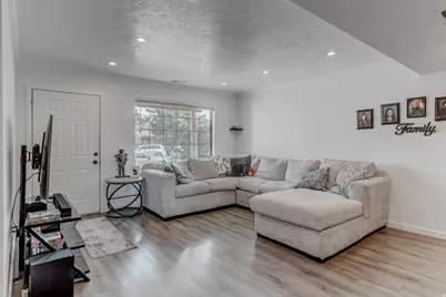 487 Ontario St, Tooele, UT 84074 - Photo 4