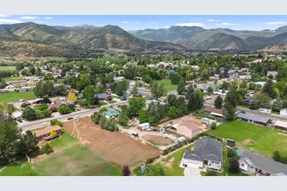 143 S Center St, Midway, UT 84049 - Photo 32