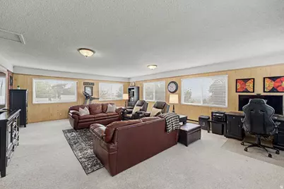 971 E 800 S, Bountiful, UT 84010 - Photo 10