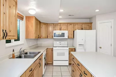 604 S 1250 W, Logan, UT 84321 - Photo 4