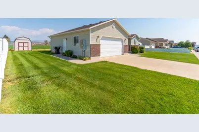 651 E 600 N, Roosevelt, UT 84066 - Photo 2