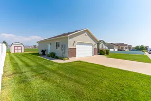 651 E 600 N, Roosevelt, UT 84066 - Photo 2