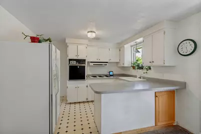 5743 S 920 E, Salt Lake City, UT 84121 - Photo 6
