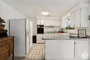 5743 S 920 E, Salt Lake City, UT 84121 - Photo 10