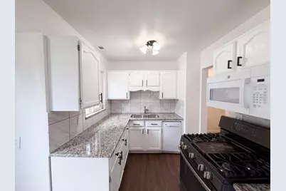 116 Ross Dr, Clearfield, UT 84015 - Photo 2