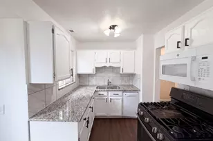 116 Ross Dr, Clearfield, UT 84015 - Photo 2