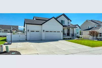 623 S Alberta Spruce Dr, Layton, UT 84041 - Photo 2