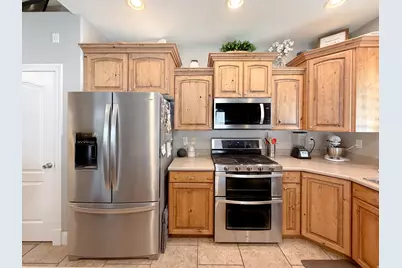1087 Banbury Dr, Syracuse, UT 84075 - Photo 8